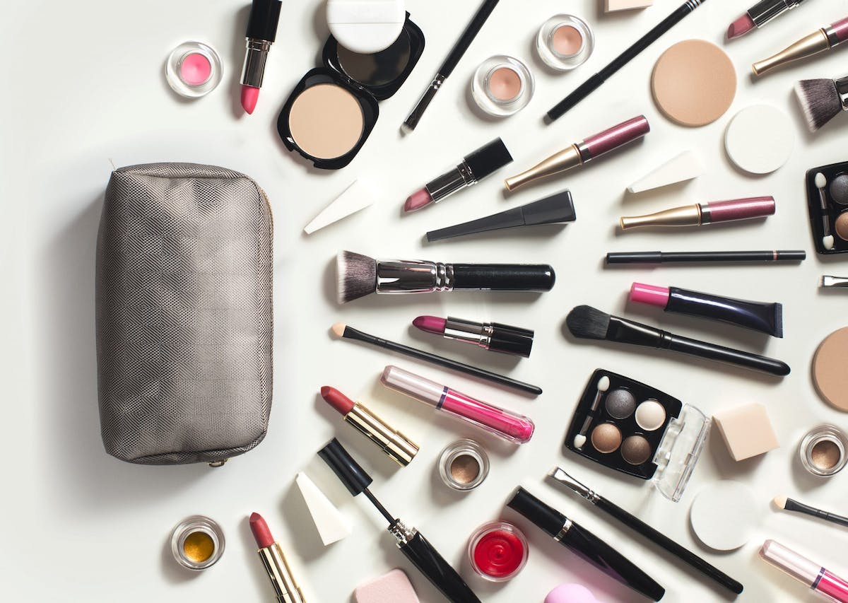 makeup-bag-beauty-products